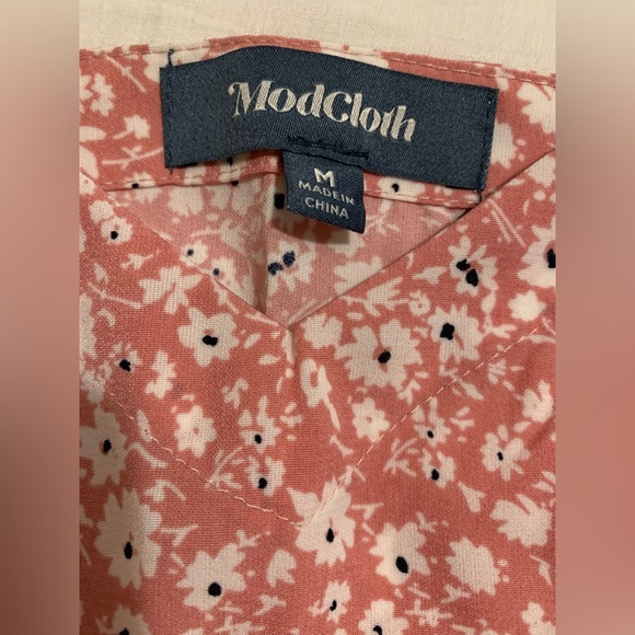 ModCloth Pink White Floral 90s Spaghetti Strap Dress with Tie Waist, size M - Picture 2 of 5